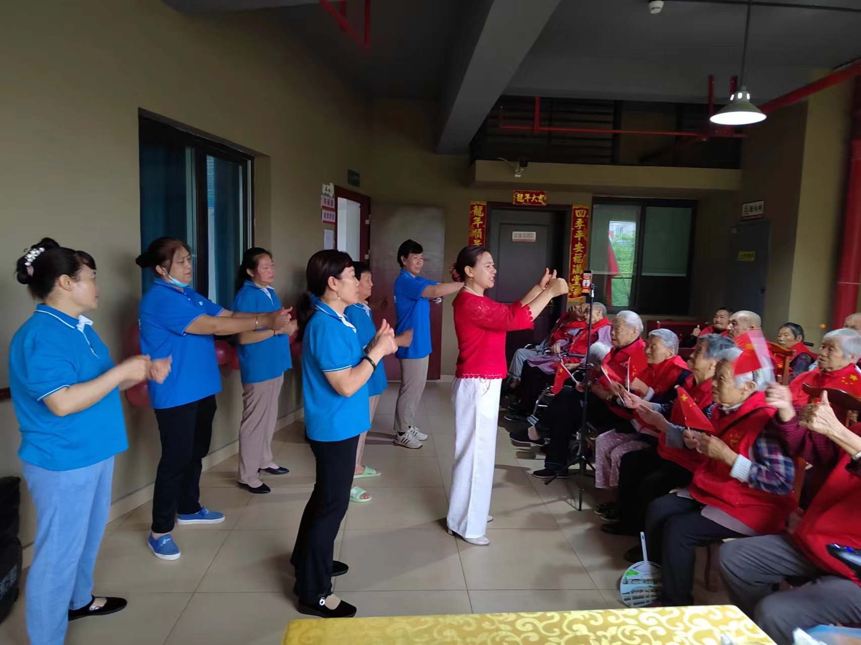 ���ڶ��硢������ůб��